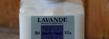 Лавандовые поля с увлажняющим лосьоном для рук L'Occitane Lavender Moisturizing Hand Lotion
