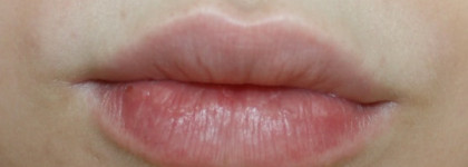 Essence longlasting lipstick 03 dare to wear, 05 dare to be nude, 07 natural beauty