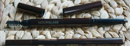 Карандаш для бровей Hourglass Arch Brow Sculpting Pencil в оттенке Soft Brunette