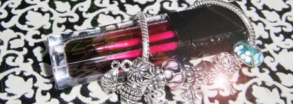 Один день из жизни красавчика Catrice Liquid Lip Tint в оттенке 030-Are You Red-y?