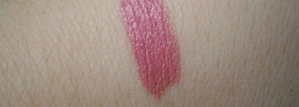 Четыре оттенка питательной губной помады Rouge Eclat от Clarins: 01. Nude Rose, 04. Tropical Pink, 06. True Aubergine, 13. Woodrose