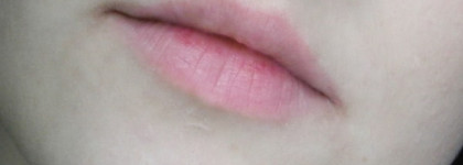 Четыре оттенка питательной губной помады Rouge Eclat от Clarins: 01. Nude Rose, 04. Tropical Pink, 06. True Aubergine, 13. Woodrose