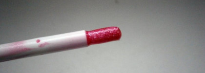 Босанова босиком по холодному полу...Блеск для губ Dior Addict Gloss Mirror Shine Volume And Care №686 Fancy Purple