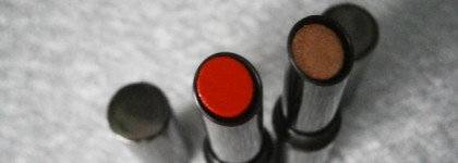 Две розы Gosh Soft'n Shine Lip Balm в оттенках #41 Kiss и #35 Antique Gold