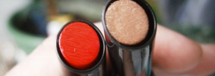 Две розы Gosh Soft'n Shine Lip Balm в оттенках #41 Kiss и #35 Antique Gold