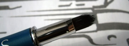 Морская волна! Карандаш для глаз Catrice Smokey Eyes Pencil в оттенке 040 Petroling In The Deep