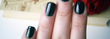 Истинно зеленый...Лак для ногтей Catrice Ultimate Nail Lacquer #09 Hugo Moss