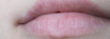 Eva Mosaic: когда все, что нужно - это бережный уход для губ и выразительный взгляд