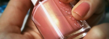 Essie Nail Lacquer in #22 Virgin Orchid