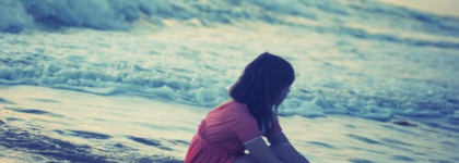 Moschino Glamour EDP - соленое море, цветок гибискуса в волосах