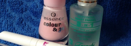 Не умеете делать французский маникюр? -Тогда мы идем к вам! Вместе с Essence French manicure&pedicure pen