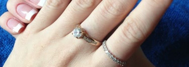 Не умеете делать французский маникюр? -Тогда мы идем к вам! Вместе с Essence French manicure&pedicure pen