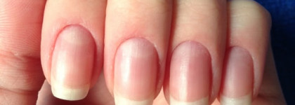 Не умеете делать французский маникюр? -Тогда мы идем к вам! Вместе с Essence French manicure&pedicure pen