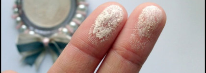 Хайлайтеров  много не бывает. Essence Soo Glow! Cream to Powder Highlighter 10 Look on the bright side