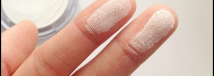 Матирующая пудра. Essence All About Matt Fixing Compact Powder