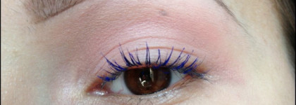 Цветная объемная тушь для ресниц Калейдоскоп Oriflame.  Very Me Funky Mascara в оттенке "Васильковый"