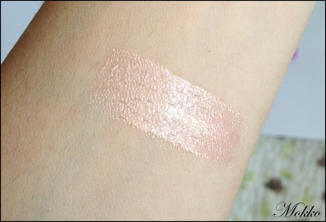 Блеск для губ Bourjois lips gloss 3D Action Baume Moisture 8hrs в оттенке №48 Rose Romantic