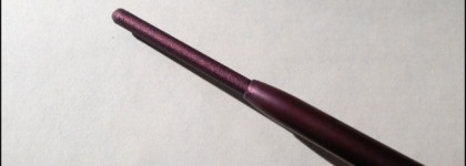 Тот самый цвет. Long Lasting Eye Pencil by Essence в оттенке Berry Merry №18