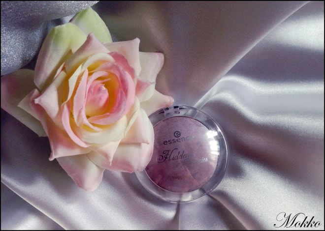 Окунуться в сказку. Essence Hidden Stories Collection Winter 2015. Хайлайтер Essence Hidden Stories Highlighter №02 enter wonderland
