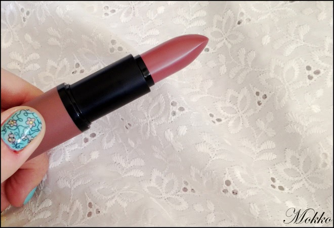 Правильный лиловый. Essence. I ♥ nude - longlasting lipstick nude в оттенке №03 come naturally