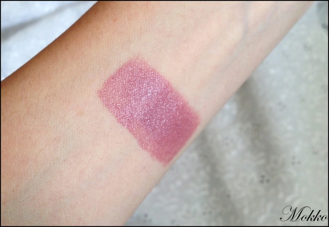 Правильный лиловый. Essence. I ♥ nude - longlasting lipstick nude в оттенке №03 come naturally