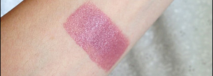 Правильный лиловый. Essence. I ♥ nude - longlasting lipstick nude в оттенке №03 come naturally
