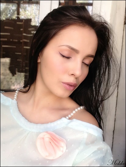 Правильный лиловый. Essence. I ♥ nude - longlasting lipstick nude в оттенке №03 come naturally
