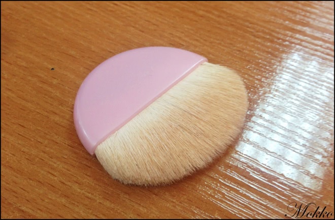 Рассфокус лица: Dermacol Invisible fixing powder #Light
