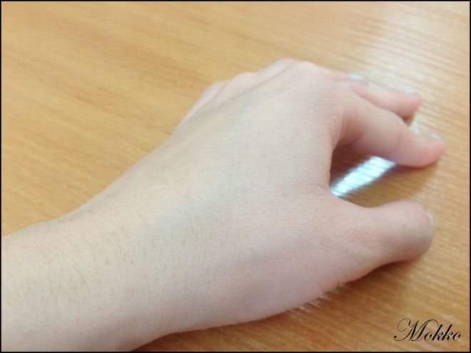 Рассфокус лица: Dermacol Invisible fixing powder #Light
