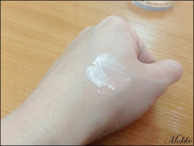 Рассфокус лица: Dermacol Invisible fixing powder #Light