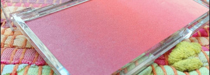 Румяна Essence Love & Sound Blush  из весенней коллекции макияжа Essence Love & Sound Collection Spring 2015 в оттенке 01 sunset @ center stage