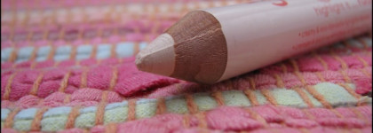 Волшебная палочка от Essence Big Bright Eyes Jumbo Pencil в оттенке 01 highlight it...nude