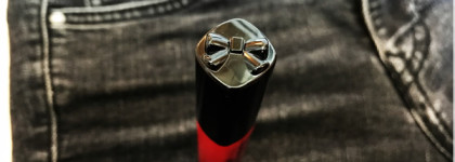 Лаковое настроение вместе с Nyx Mega Shine Lip Gloss / Perfect red / 137A