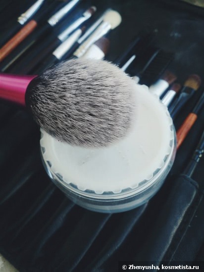 Пушистый помощник Real Techniques Blush Brush - такой ли он классный, как все о нем говорят?