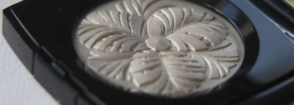 Chanel Camelia De Plumes Poudre illuminatrice Highlighting Powder