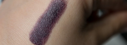 Помада Mac Lipstick в оттенке Cyber