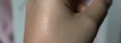 Тени Clarins Ombre Minerale Mineral Eyeshadow Smoothing & Long-Lasting в оттенке #04 Golden rose