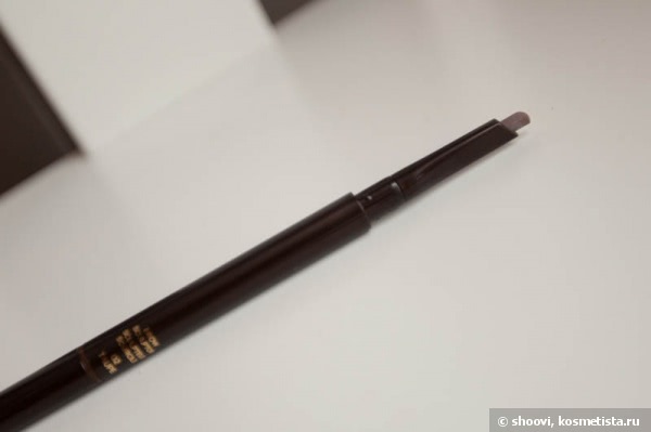 Карандаш для бровей Tom Ford Brow Sculptor в оттенке 02 taupe