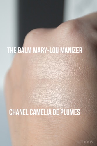 Пудра-хайлайтер Chanel Camelia De Plumes Poudre illuminatrice Highlighting Powder