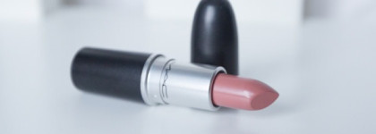 Помада MАС Amplified Creme Lipstick в оттенке Blankety