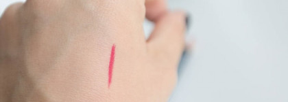 Карандаш для губ Nyx Slim  Lipliner Pencil в оттенке 813 Plush Red