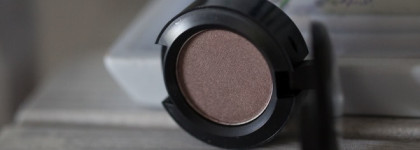 Тени для век MAC Eye Shadow в оттенке Satin Taupe