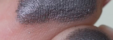Тени Nyx Hot Singles Eye Shadow в оттенке HS17 Dressed to Kill