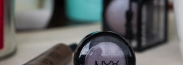 Тени Nyx Hot Singles Eye Shadow в оттенке HS17 Dressed to Kill