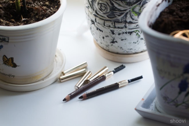 Карандаш для бровей Clarins Eyebrow Pencil в оттенках 02 Light Brown и 01 Dark Brown