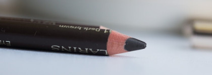 Карандаш для бровей Clarins Eyebrow Pencil в оттенках 02 Light Brown и 01 Dark Brown