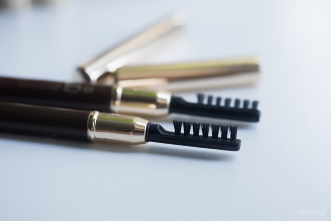 Карандаш для бровей Clarins Eyebrow Pencil в оттенках 02 Light Brown и 01 Dark Brown