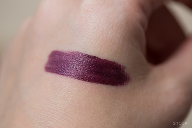 Матовая жидкая помада для губ NYX Soft Matte Lip Cream в оттенке transylvania