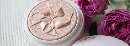 Пудра-хайлайтер Guerlain Poudre De Soie Illuminating Silk Shimmer Powder