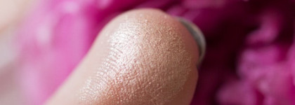 Пудра-хайлайтер Guerlain Poudre De Soie Illuminating Silk Shimmer Powder